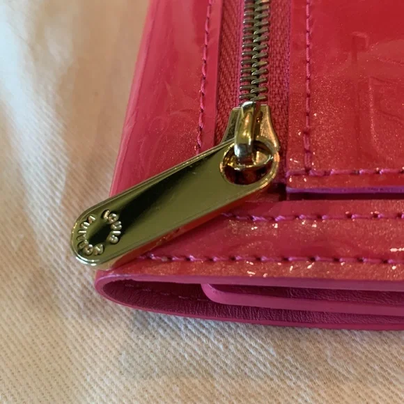 SOLD Louis Vuitton Vernis Koala Wallet - Picture 5 of 17